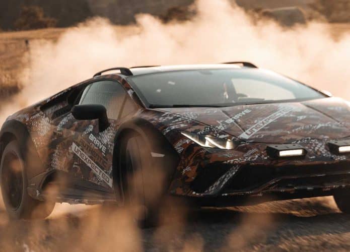 Lamborghini revela teaser do Huracán Sterrato, seu novo supercarro Off-Road
