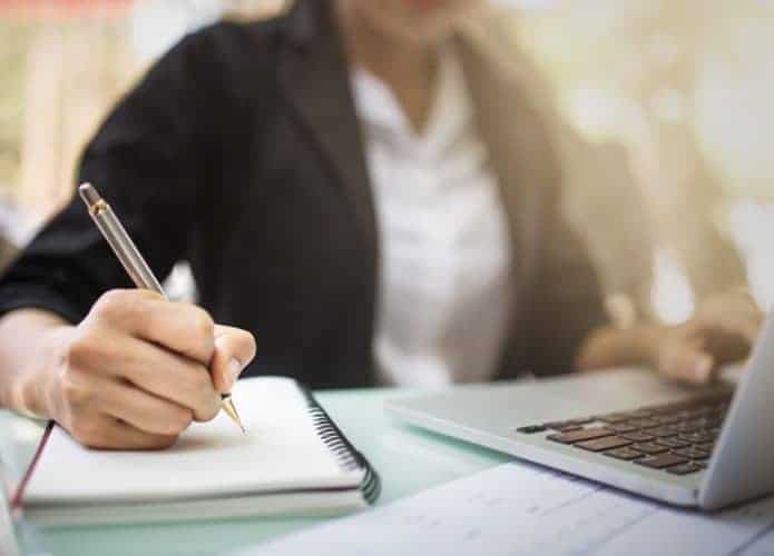 Capa e contracapa de acordo com ABNT