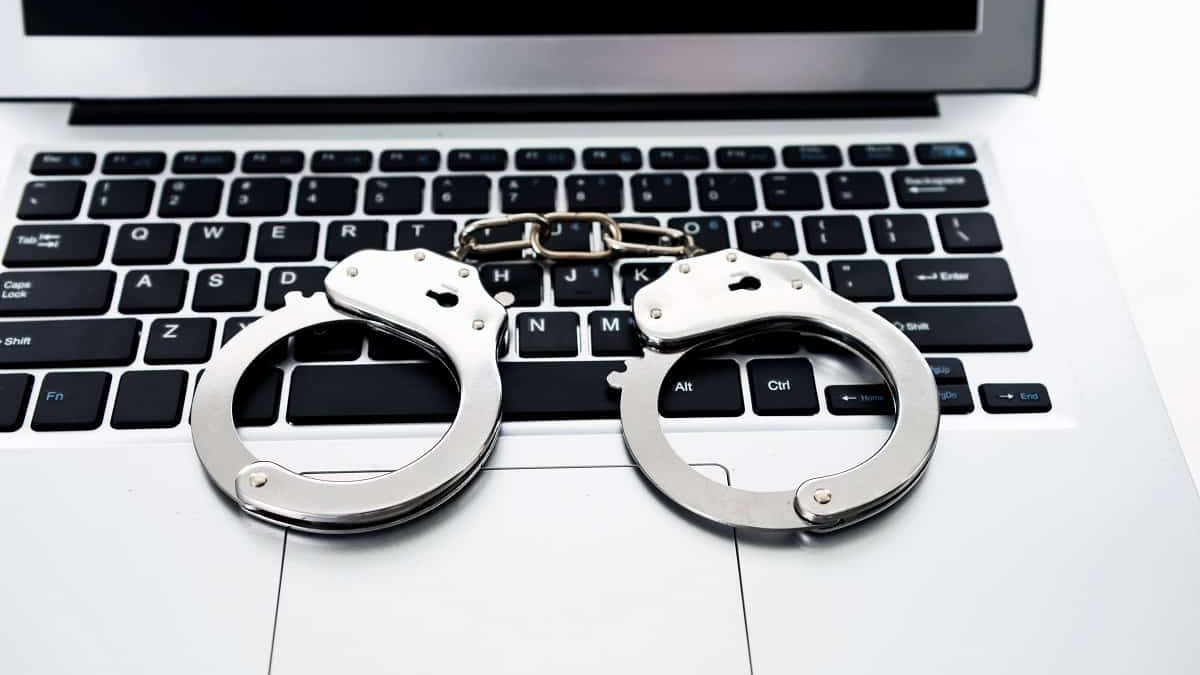 Cyberbullying: insultos na internet agora podem render até 1 ano de prisão no Japão
