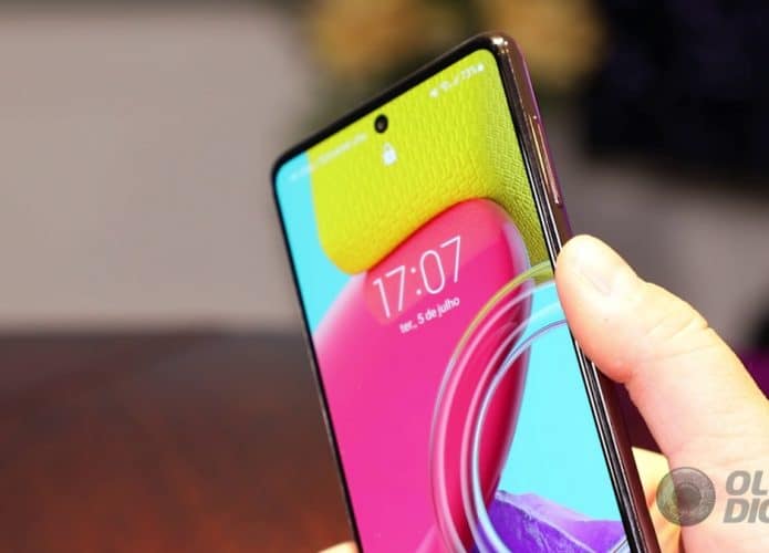 Galaxy M53 (Imagem: Mario Kurth/Olhar Digital)