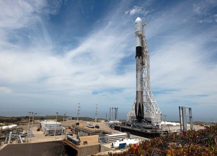 lancamento-starlink-spacex-695x500
