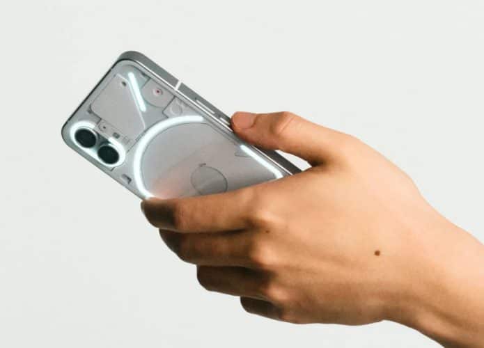 Nothing Phone (1) chega com boas ideias e um design bem diferente