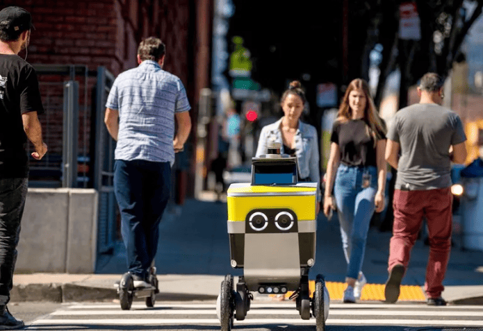Robôs entregadores fazem delivery para pizzaria nos EUA. Imagem: Serve Robotics