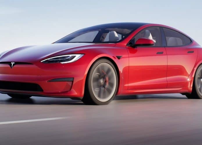Tesla Model S Plaid alcançou 348 km/h