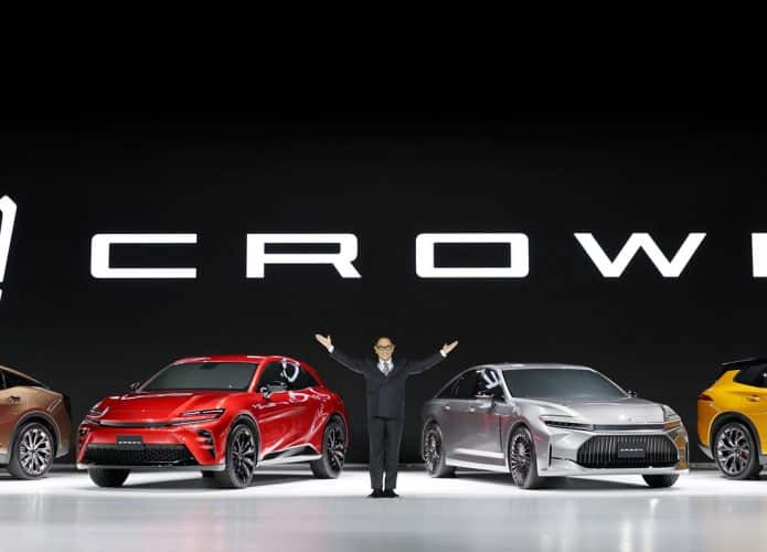 Novo Toyota Crown é anunciado no Japão com 4 versões de carroceria
