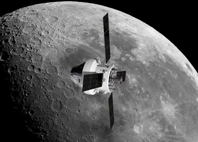 Orion_and_European_Service_Module_orbiting_the_Moon-695x500