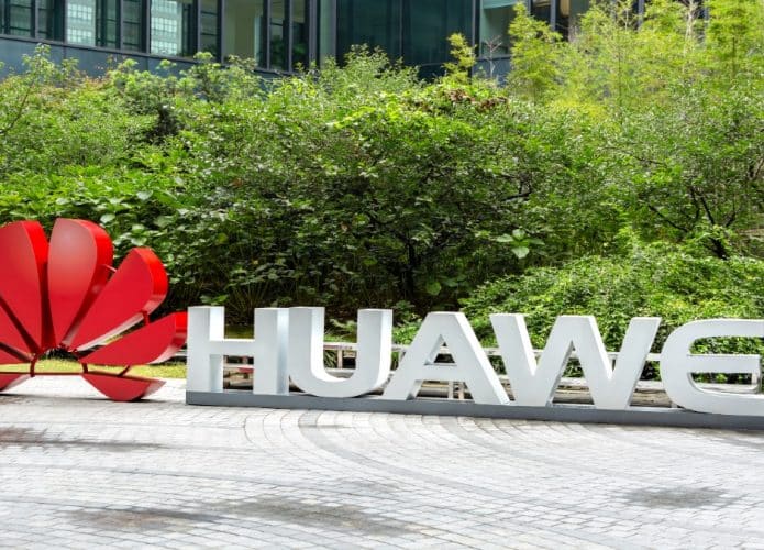 Placa da Huawei para representar o Mate 50