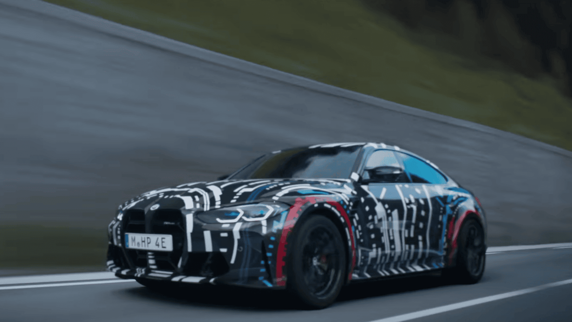 BMW testa seu primeiro protótipo de veículo esportivo com quatro motores elétricos