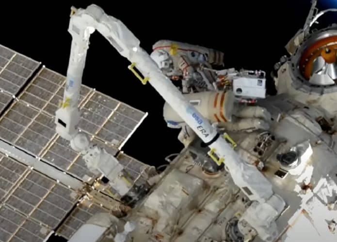 caminhada-espacial-17082022-695x500
