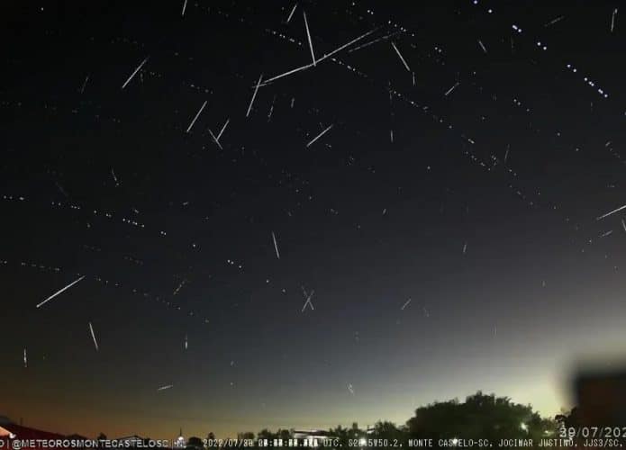 chuva-de-meteoros-Bramon-695x500
