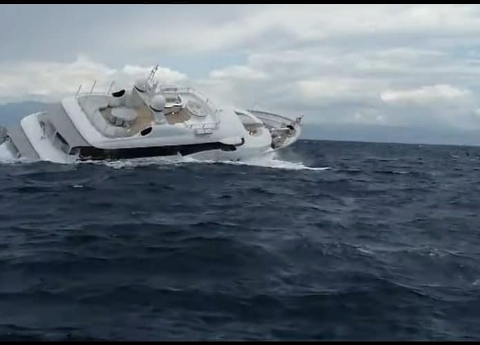 Super iate de quase 40 m afunda na Itália