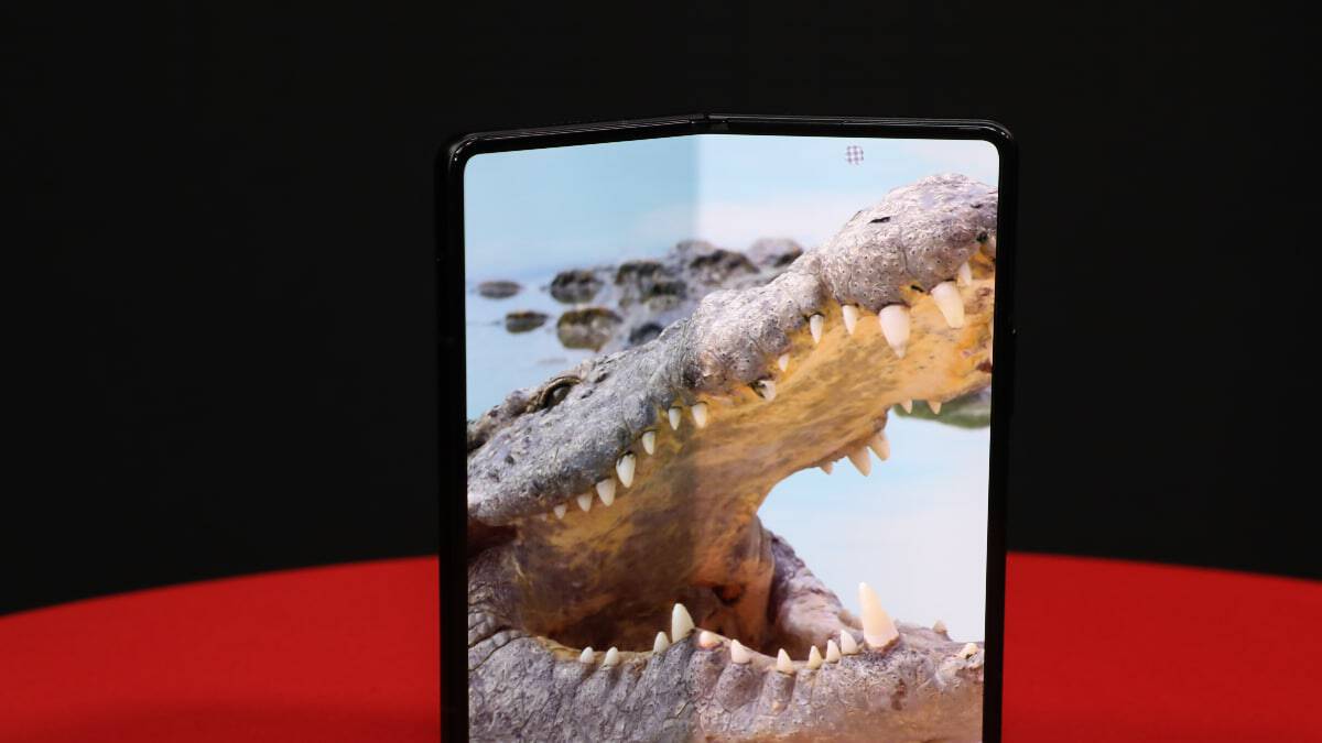 Câmera selfie sob a tela do Galaxy Fold 4 deve ser menos visível