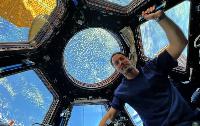 220120095256-restricted-thomas-pesquet-oceans-from-cupola-exlarge-169-695x438