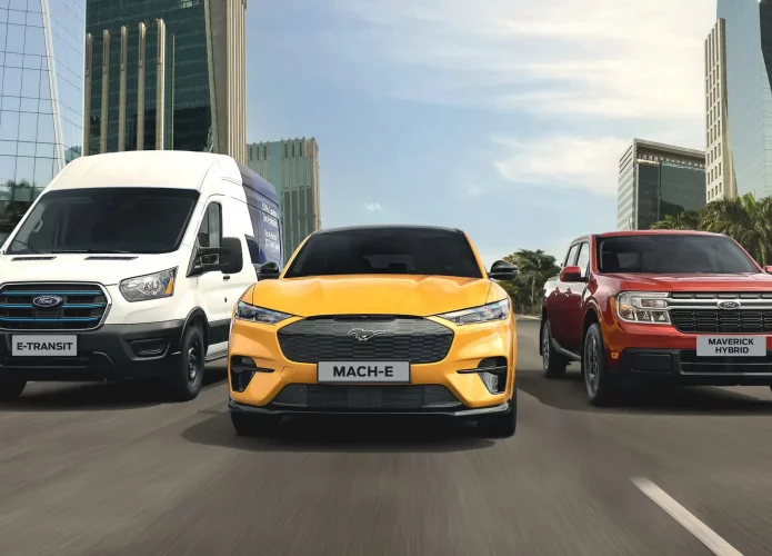 Ford confirma lançamento do Mustang Mach-E e da primeira picape híbrida do Brasil