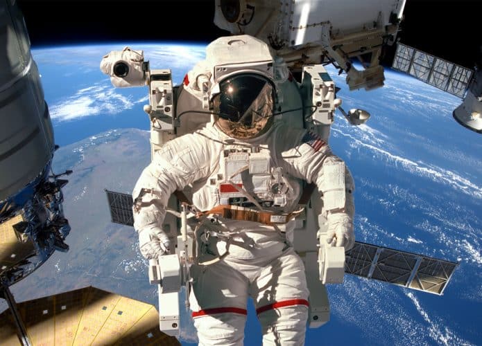 astronauta-espaco-prontos-socorros-695x500