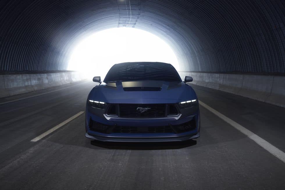 Ford Mustang ‘Dark Horse’: nova geração do esportivo ganha dois modelos de corrida com 500 cavalos