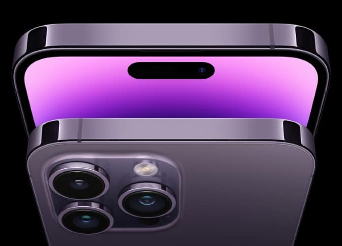 Montagem com dois modelos de iPhone 14 Pro de frente um para o outro