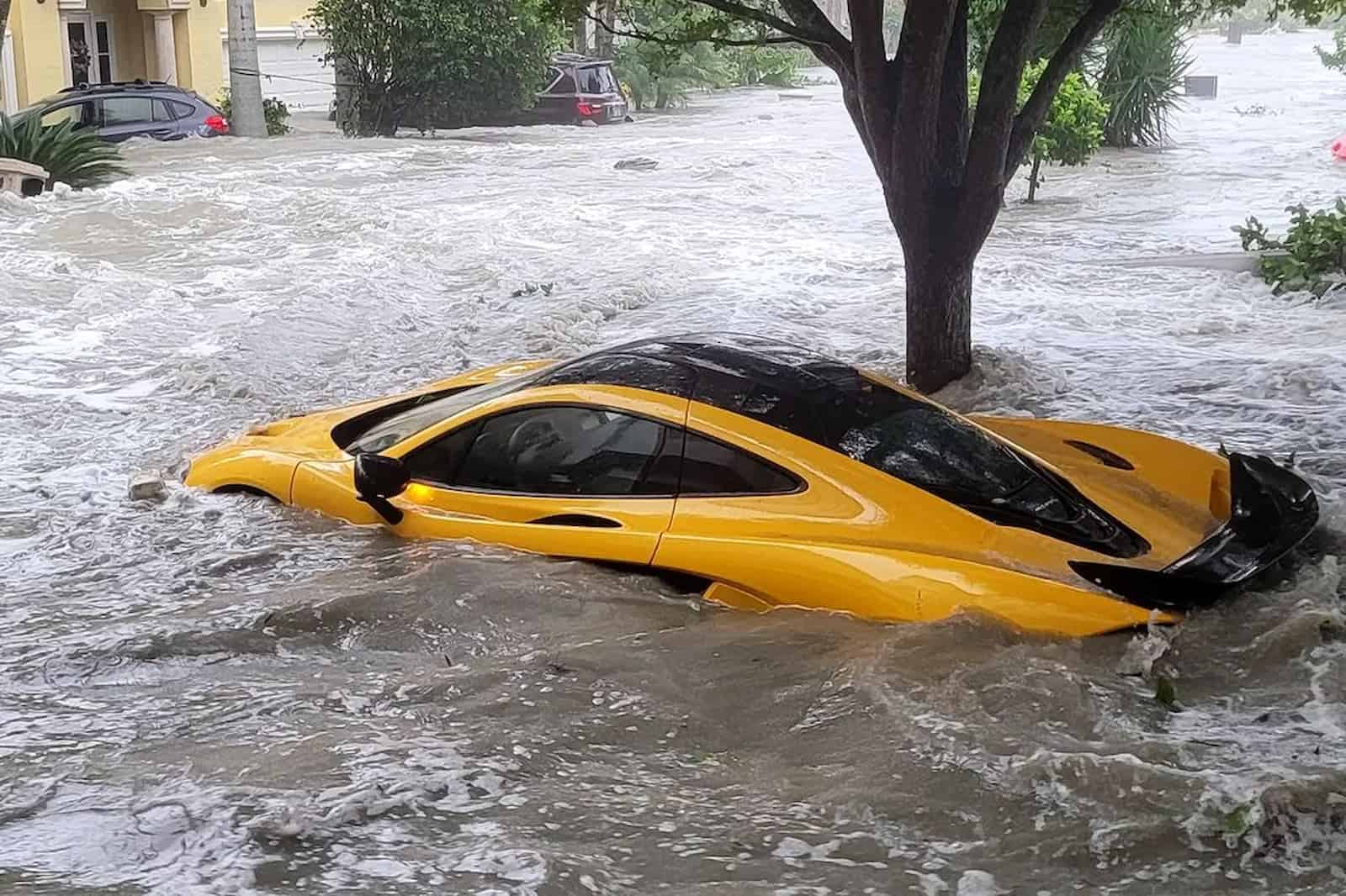 McLaren P1 de R$ 10 milhões é ‘engolida’ pelo furacão Ian