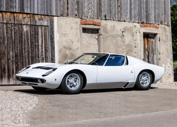 Exemplar do primeiro supercarro da Lamborghini vai a leilão