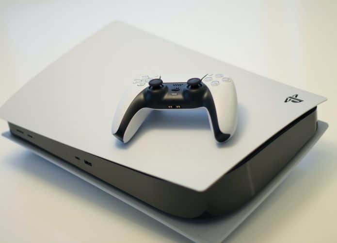 novo-modelo-de-ps5-e-encontrado-na-australia-scaled-2-695x500