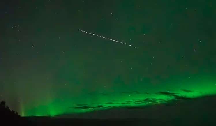 Trilha de satélites da Starlink e aurora boreal são registrados simultaneamente; veja o vídeo