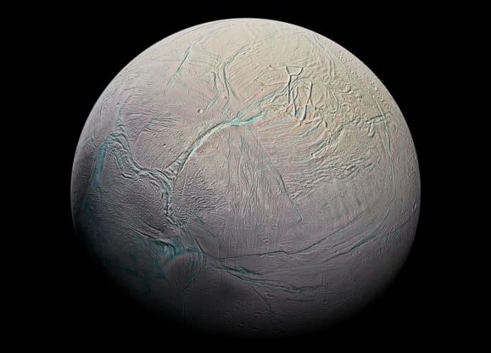 vida-agua-lua-de-saturno