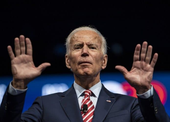 Biden assina ordem para proteger transferências de dados entre EUA e UE