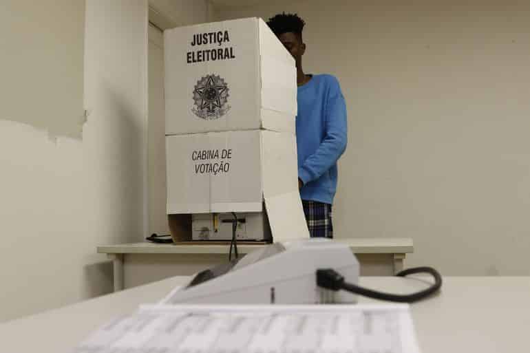 Cabine de votação. Imagem: Fernando Frazão/Agência Brasil