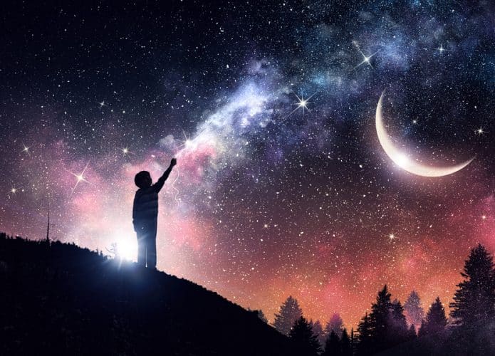 crianca-cosmos-universo-695x500