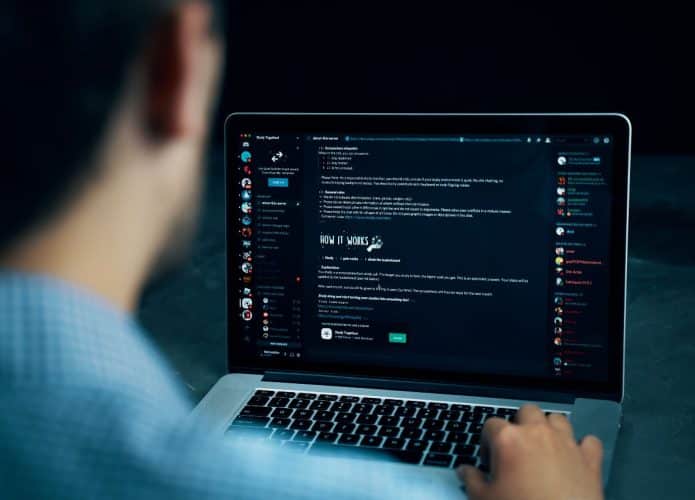 Como denunciar usuário do Discord