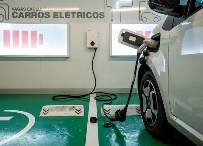Eletropostos gratuitos são instalados em todos os shoppings da rede Multiplan