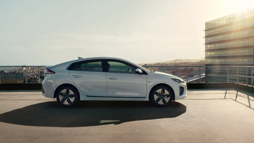 Hyundai Ioniq é lançado no Brasil e pode ser seu por menos de R$ 4 mil