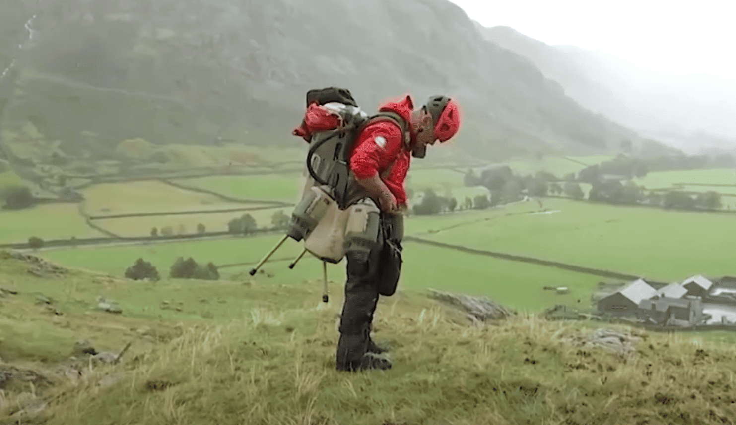 Paramédico testa jetpack em missão de resgate; assista ao vídeo!