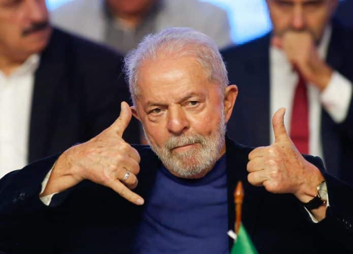 lula-presidente-tuite-twitter-mais-curtido-da-historia-do-brasil-milhao-de-likes-695x500