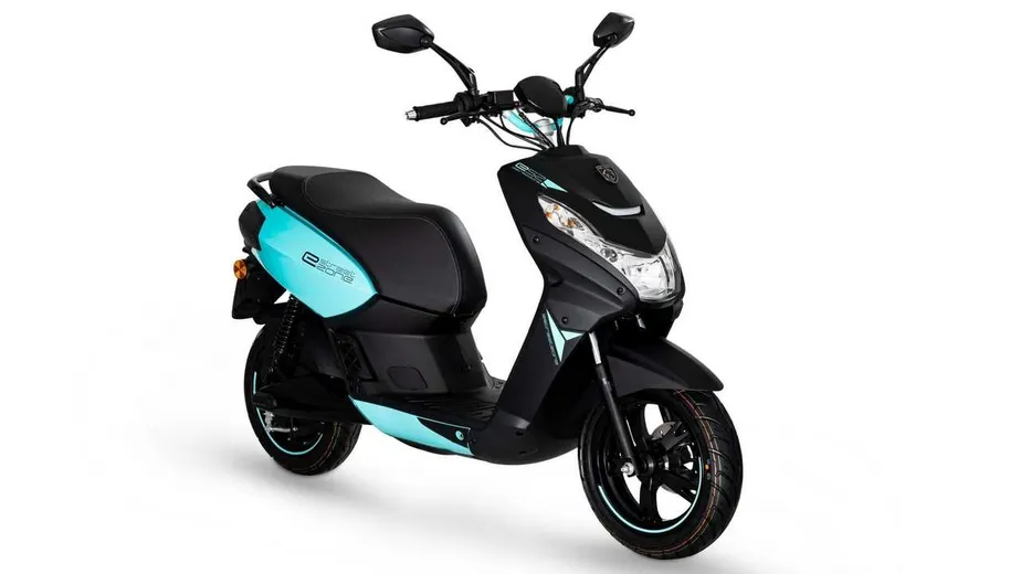 Scooter elétrica com bateria removível é apresentada pela Peugeot