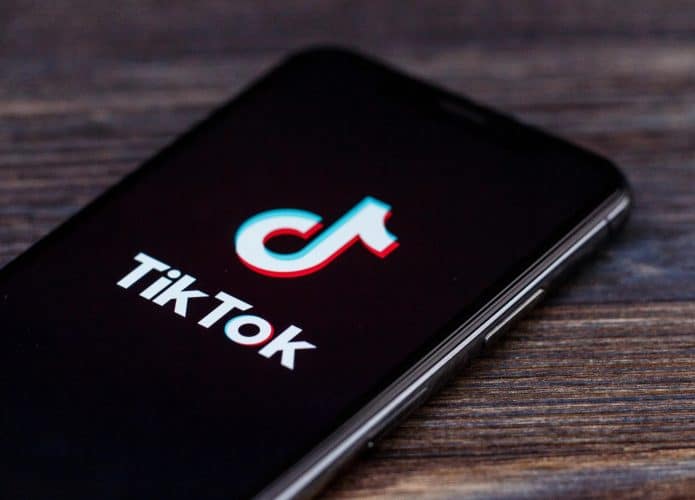tiktok-regras-sociais-conteudos-videos-etiquetas-geracaoz-695x500