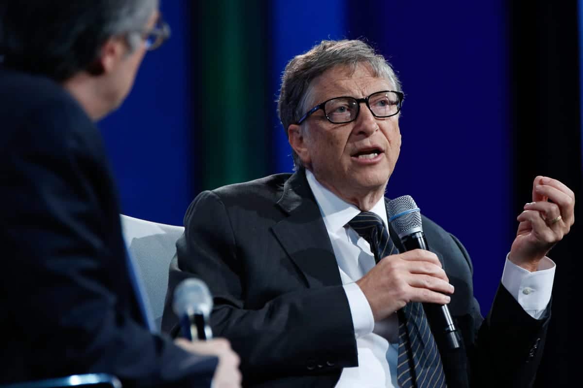 12. Embora ele passa a maior parte de seu tempo com sua fundação, Gates diz que ele ainda está trabalhando com a Microsoft em seu