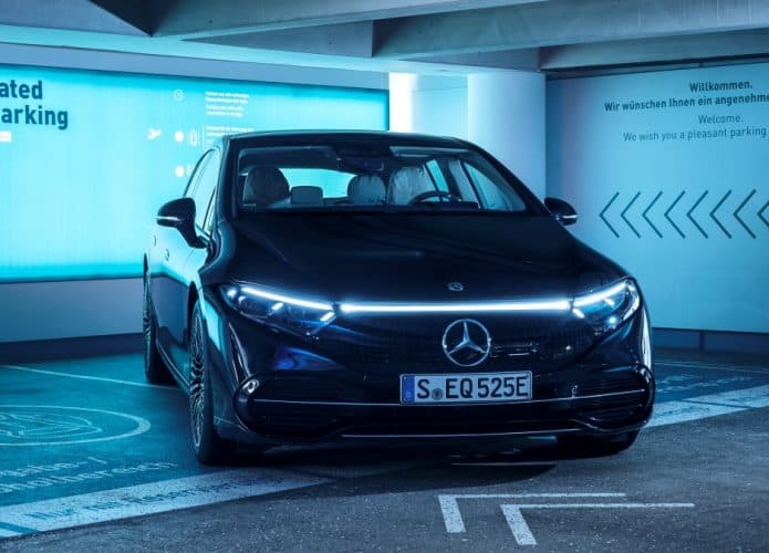 Sistema de estacionamento autônomo da Mercedes é aprovado para uso comercial