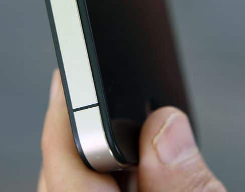 The gap on the iPhone 4 that caused antenna issues for some users.