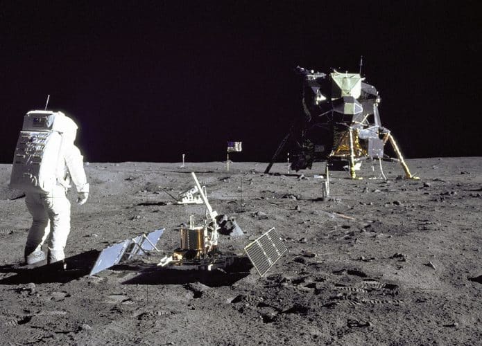 Buzz-Aldrin-695x500