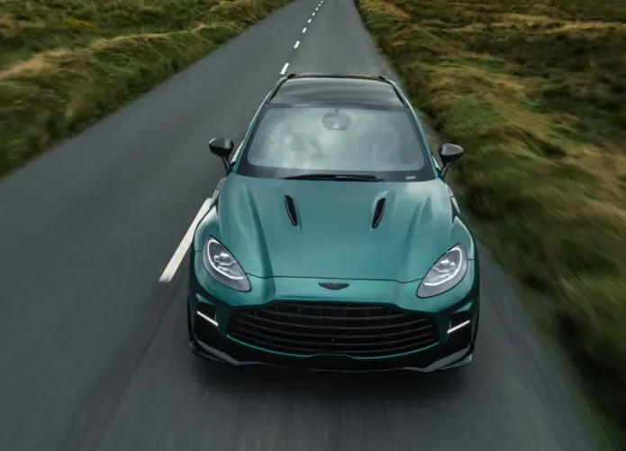 Aston Martin DBX 707