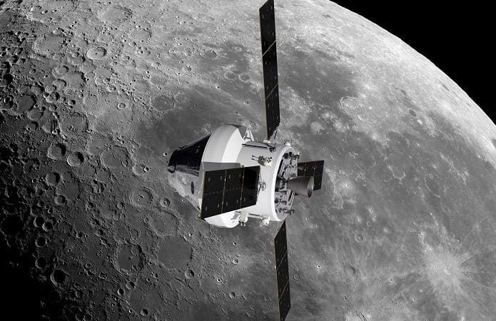 Orion_and_European_Service_Module_orbiting_the_Moon-1000x450-1-695x450