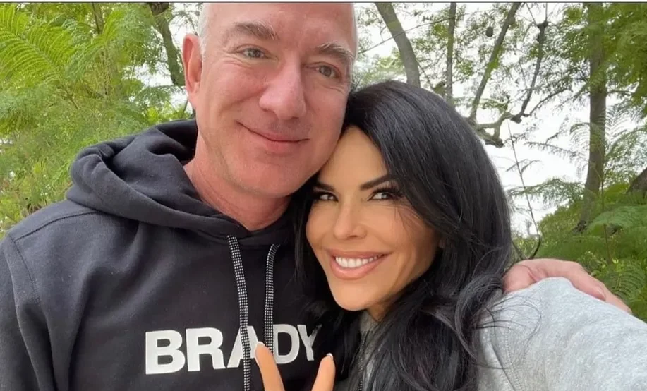 jeff bezos e namorada