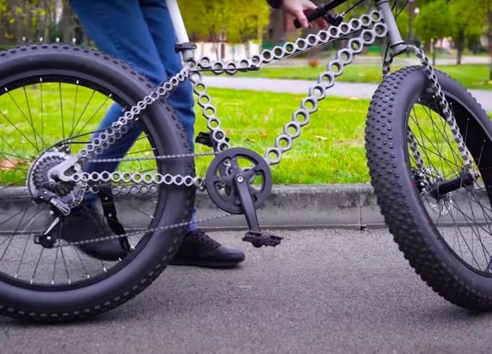 Youtuber monta bicicleta com 147 porcas e sem parafusos