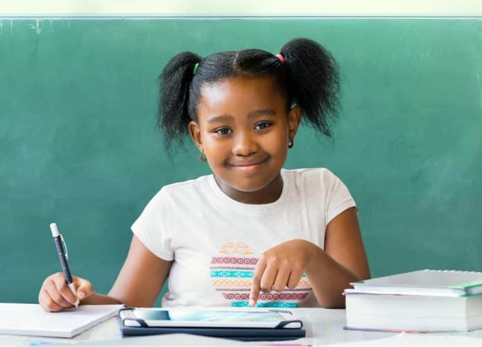 Como fazer capa de trabalho escolar