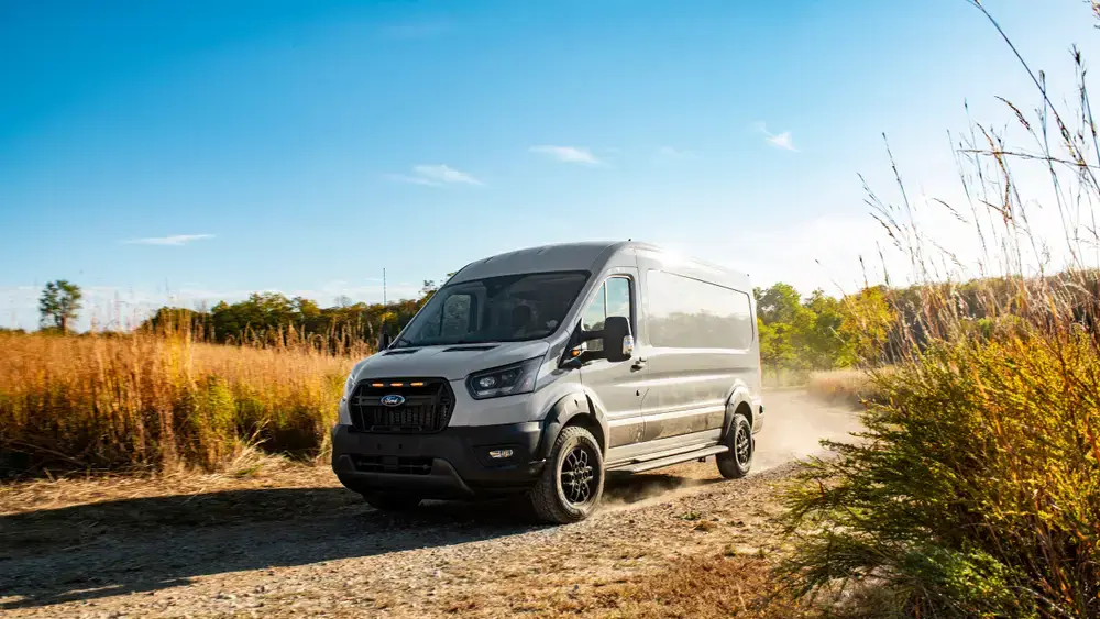 Ford Transit Trail 2023