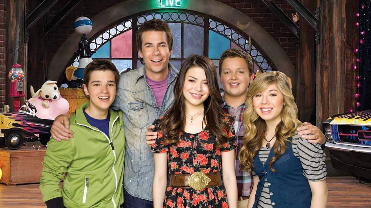 Nathan Kress, Jerry Trainor, Miranda Cosgrove, Noah Munck e Jennette McCurdy faziam parte do elenco regular da série 'iCarly'.