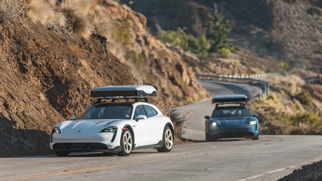 Porsche lança barra de acampamento para carros esportivos