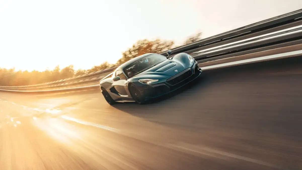 Vídeo: hipercarro elétrico mais rápido do mundo atinge um terço da velocidade do som