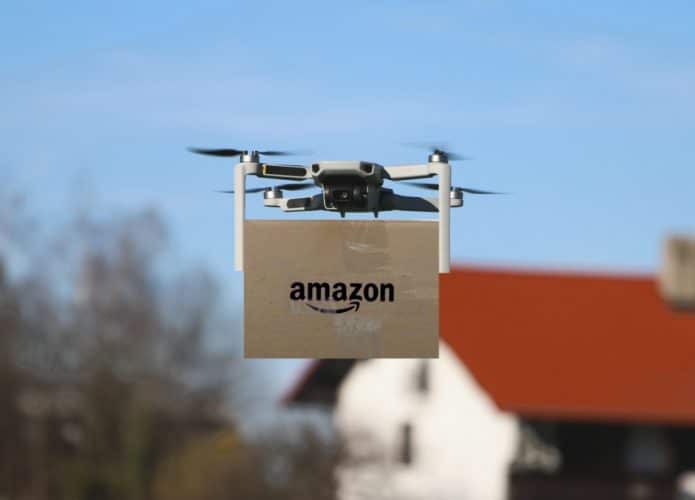 Amazon encerra serviço de entregas com drones na Califórnia 